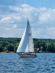 Zwei klassische Yachten waren am Start zur Regatta der PROXORA-Teams.