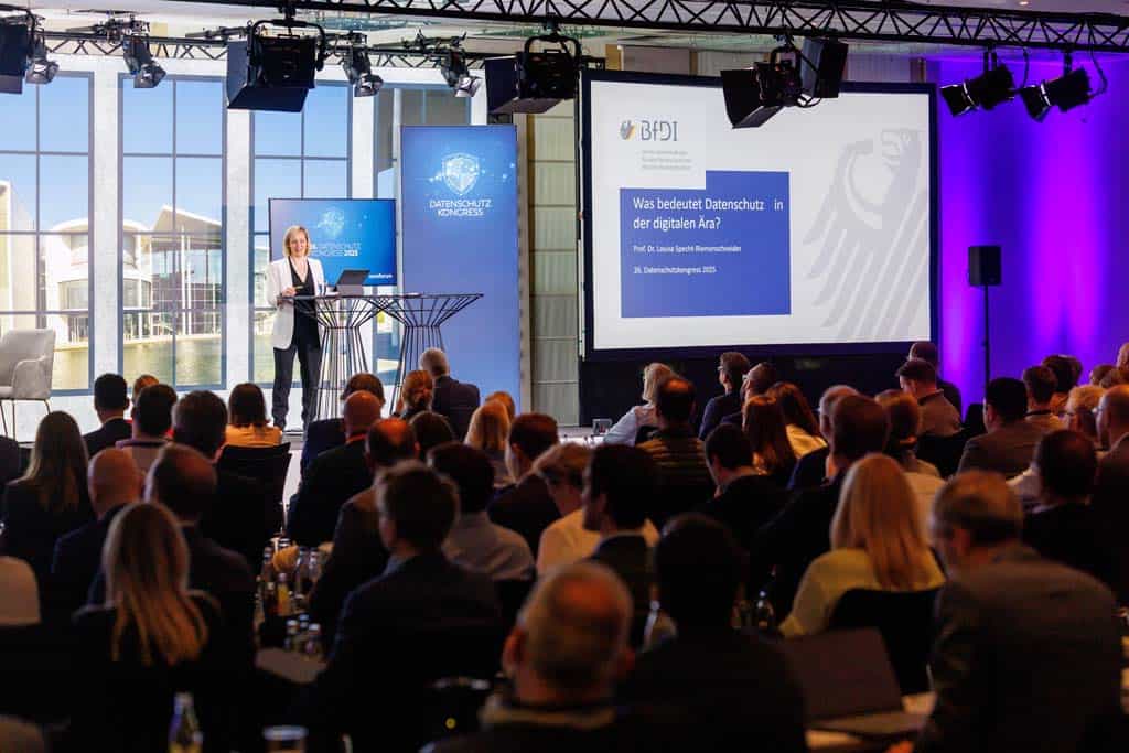 PROXORA auf dem Datenschutzkongress 2025 Auf dem Datenschutzkongress 2025 hat das Team von PROXORA bei Vorträgen viele Insights zu KI & Co erhalten.