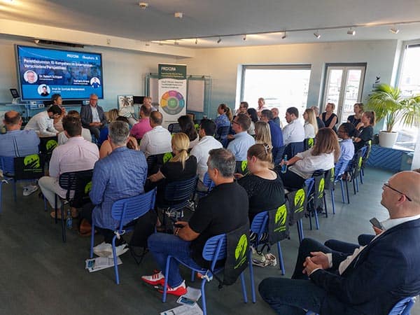 Out of Office München Event mit PROXORA Spannende Vorträge und Paneldiskussionen auf der PROXORA Fachveranstaltung Out of Office in München.