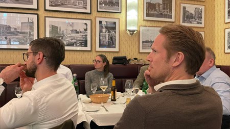 In Berlin wurde der Impulsvortrag beim PROXORA Dinner & Dialog 2024 mit Interesse von den Compliance-Experten verfolgt.