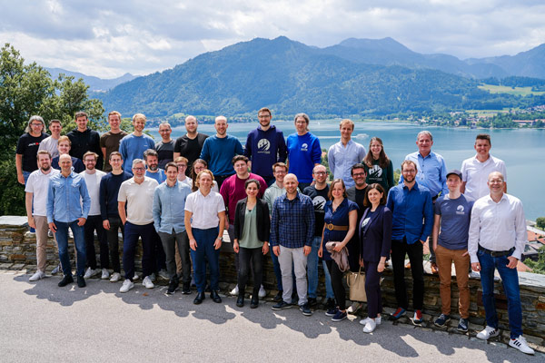 PROXORA offers a wide range of career opportunities. Find out more now!