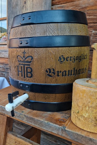 Frisch gezapftes Tegernseer Helles beim PROXORA Jubiläum 2026