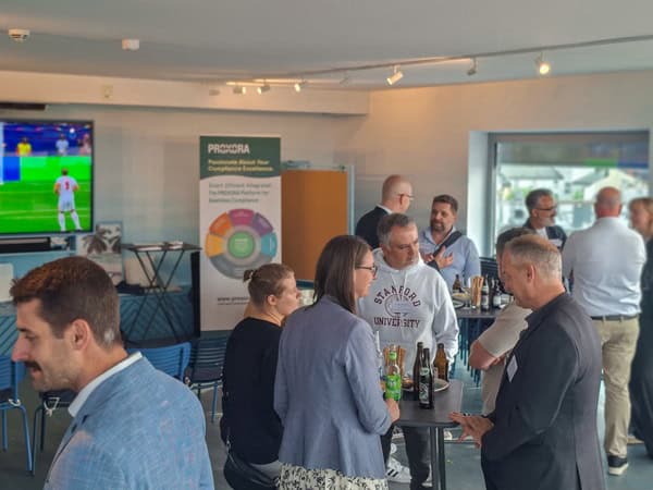 Das Out of Office 2026 in München bot intensives Networking und regen Austausch zwischen Compliance-Verantwortlichen, sodass die Fußball-WM zur Nebensache wurde.