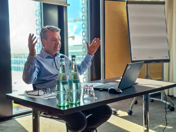 Wertvolle Impulse lieferte der Fachvortrag beim PROXORA Defence Compliance Roundtable