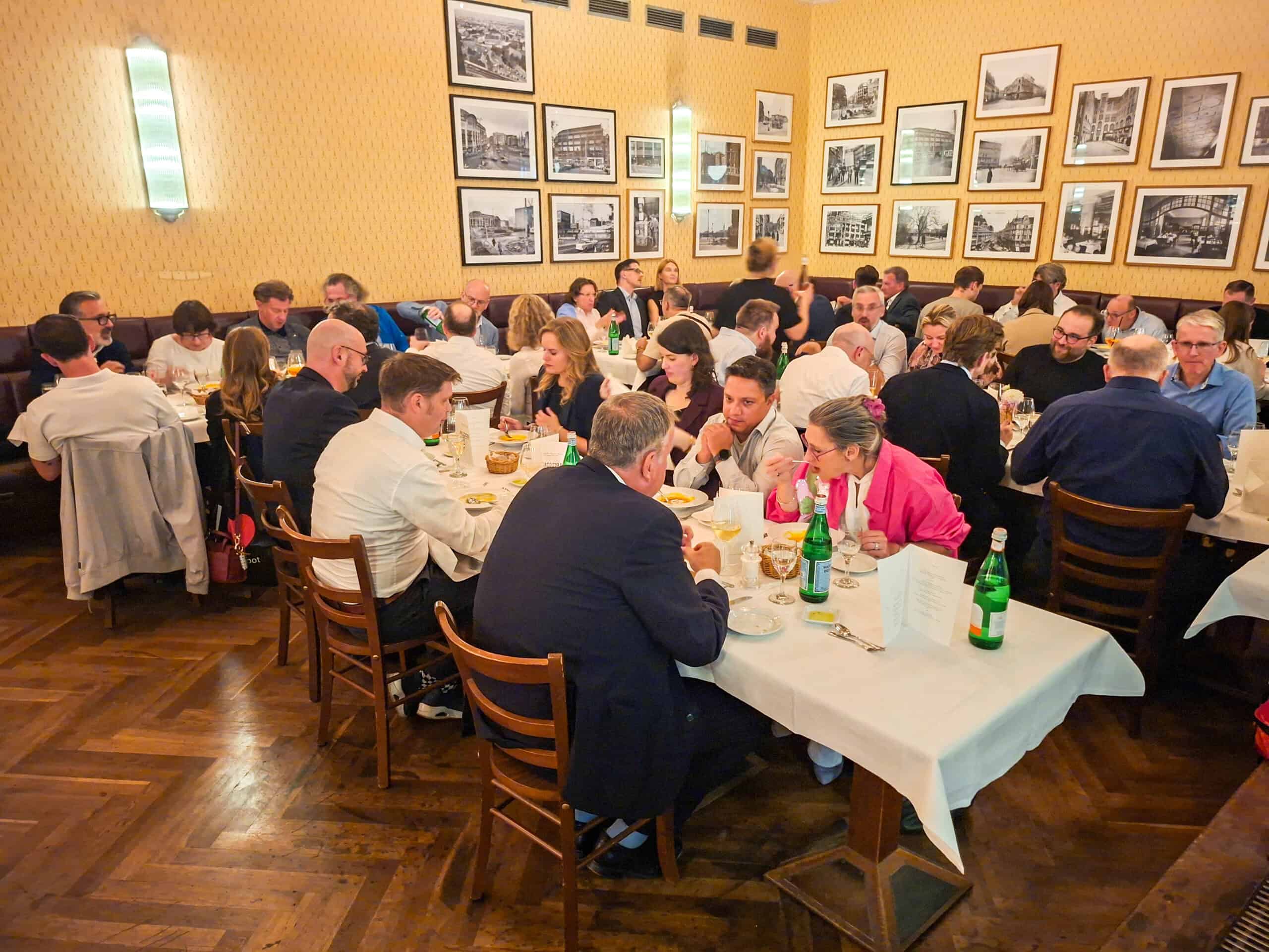 Austausch auf Augenhöhe beim 4. Compliance Dinner & Dialog 2026 von PROXORA in Berlin.